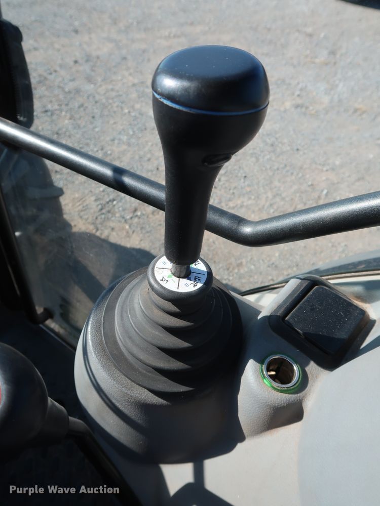 image for item GD9894 2011 McCormick T110 Max MFWD tractor