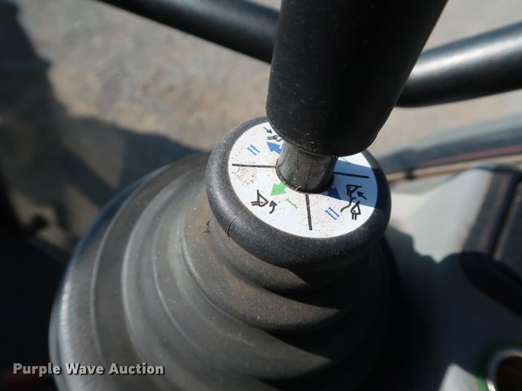 image for item GD9894 2011 McCormick T110 Max MFWD tractor