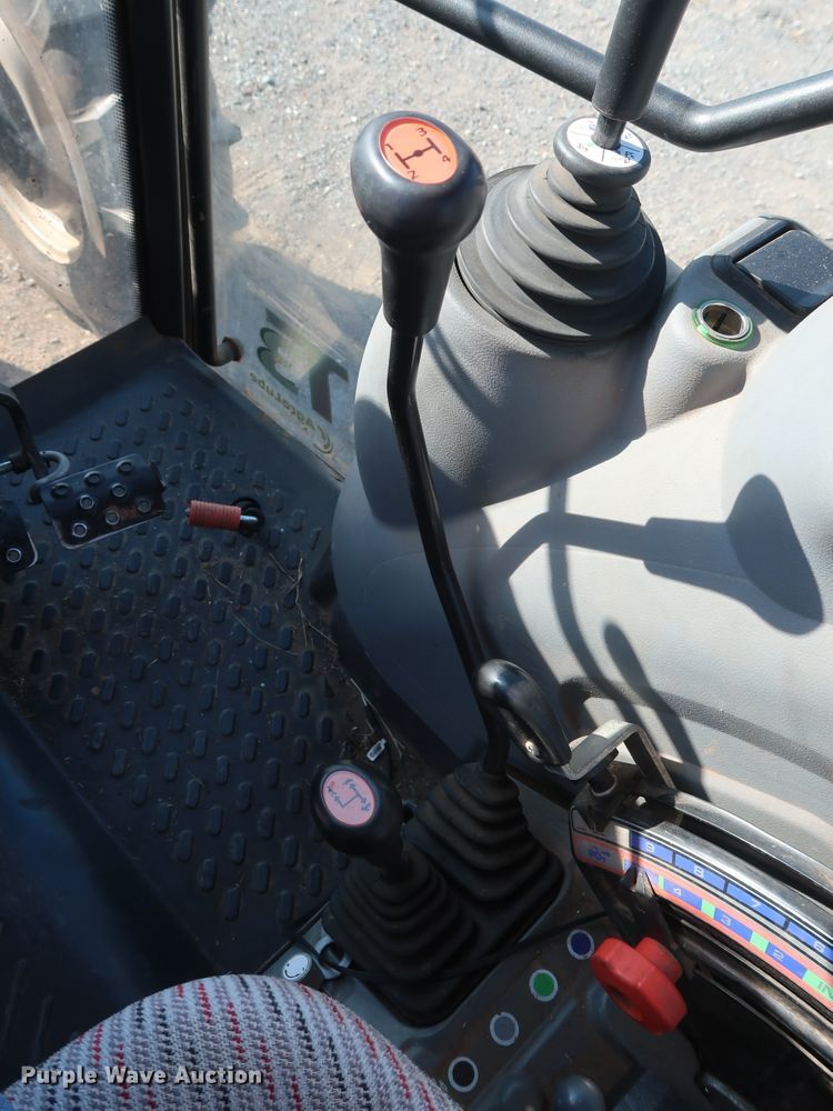 image for item GD9894 2011 McCormick T110 Max MFWD tractor