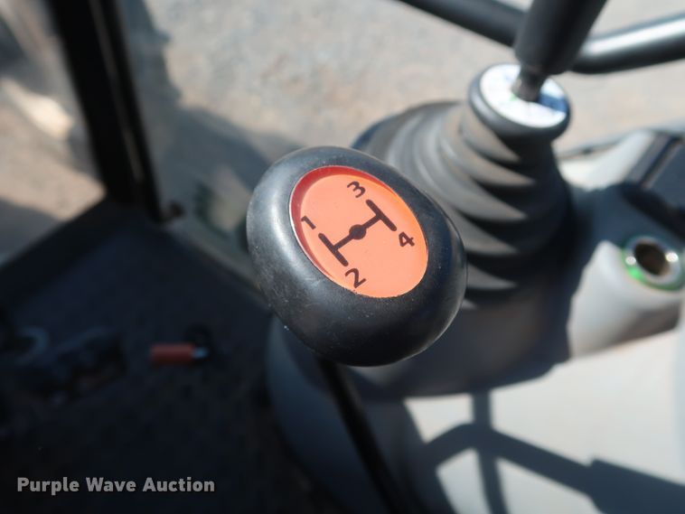 image for item GD9894 2011 McCormick T110 Max MFWD tractor