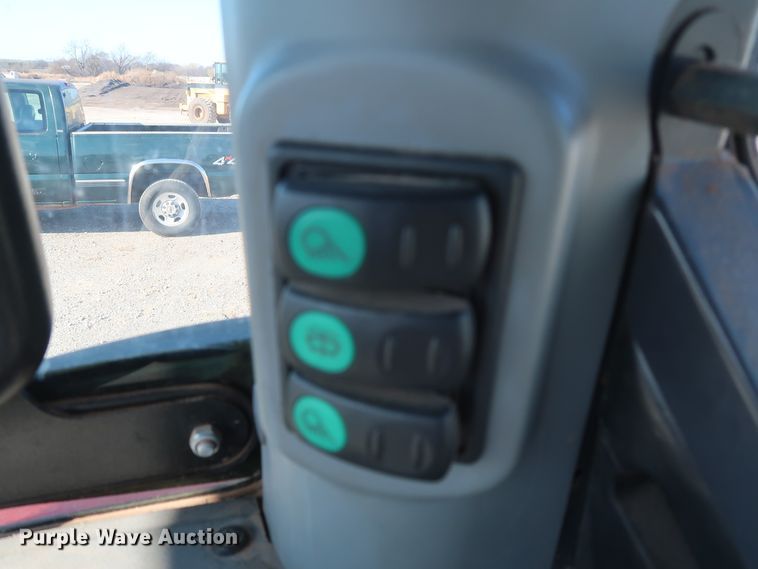 image for item GD9894 2011 McCormick T110 Max MFWD tractor