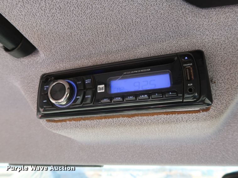 image for item GD9894 2011 McCormick T110 Max MFWD tractor