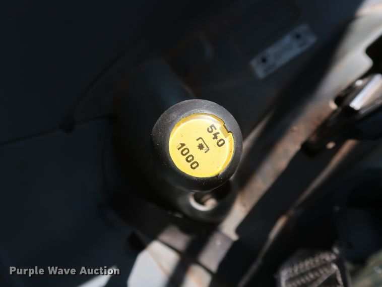 image for item GD9894 2011 McCormick T110 Max MFWD tractor