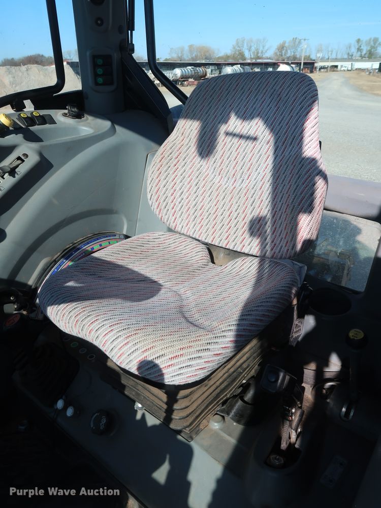 image for item GD9894 2011 McCormick T110 Max MFWD tractor