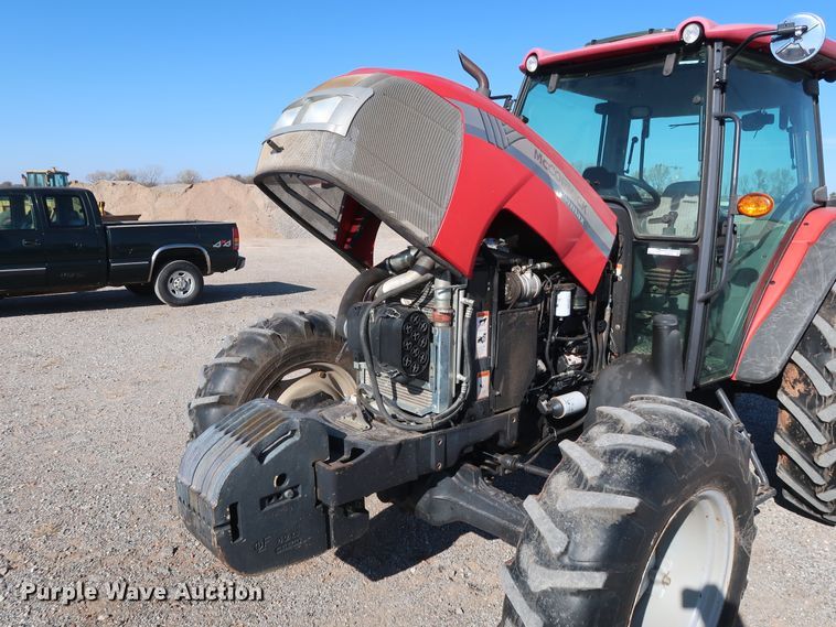 image for item GD9894 2011 McCormick T110 Max MFWD tractor