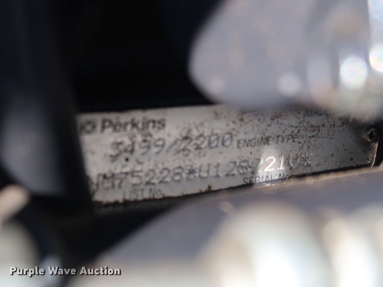 image for item GD9894 2011 McCormick T110 Max MFWD tractor