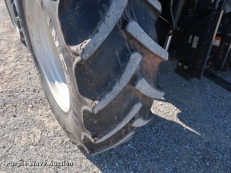 image for item GD9894 2011 McCormick T110 Max MFWD tractor