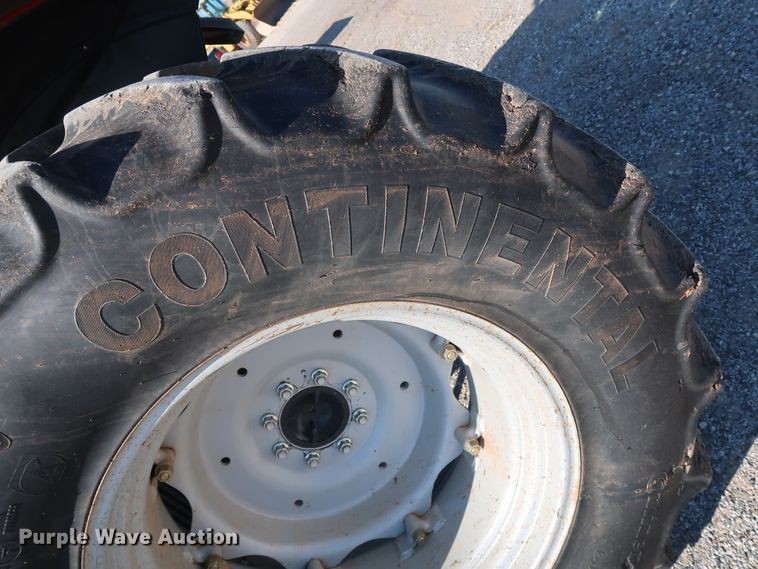 image for item GD9894 2011 McCormick T110 Max MFWD tractor