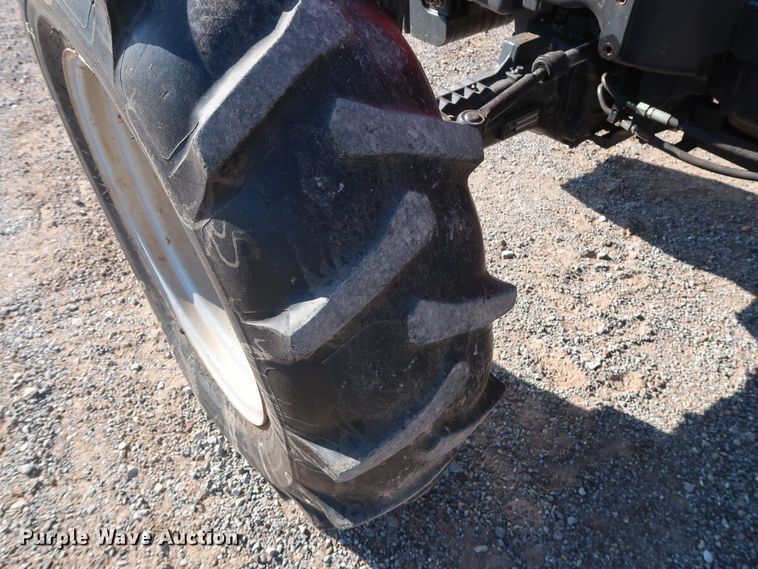 image for item GD9894 2011 McCormick T110 Max MFWD tractor