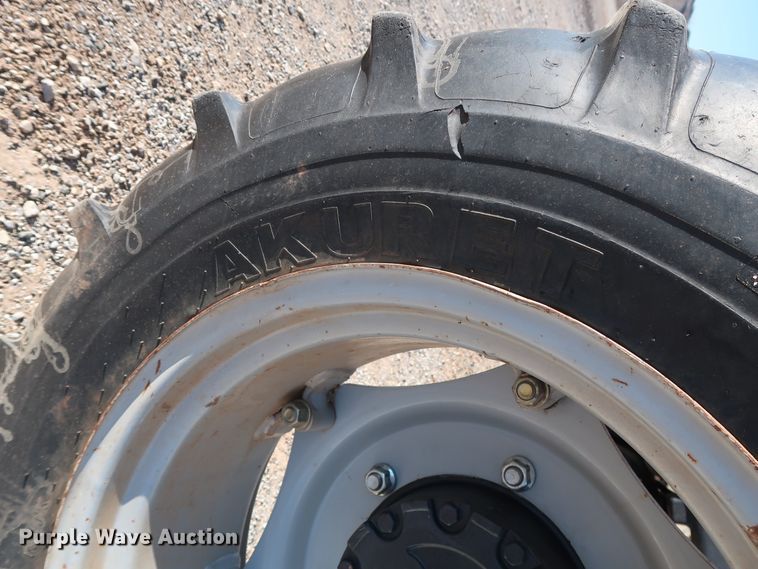 image for item GD9894 2011 McCormick T110 Max MFWD tractor