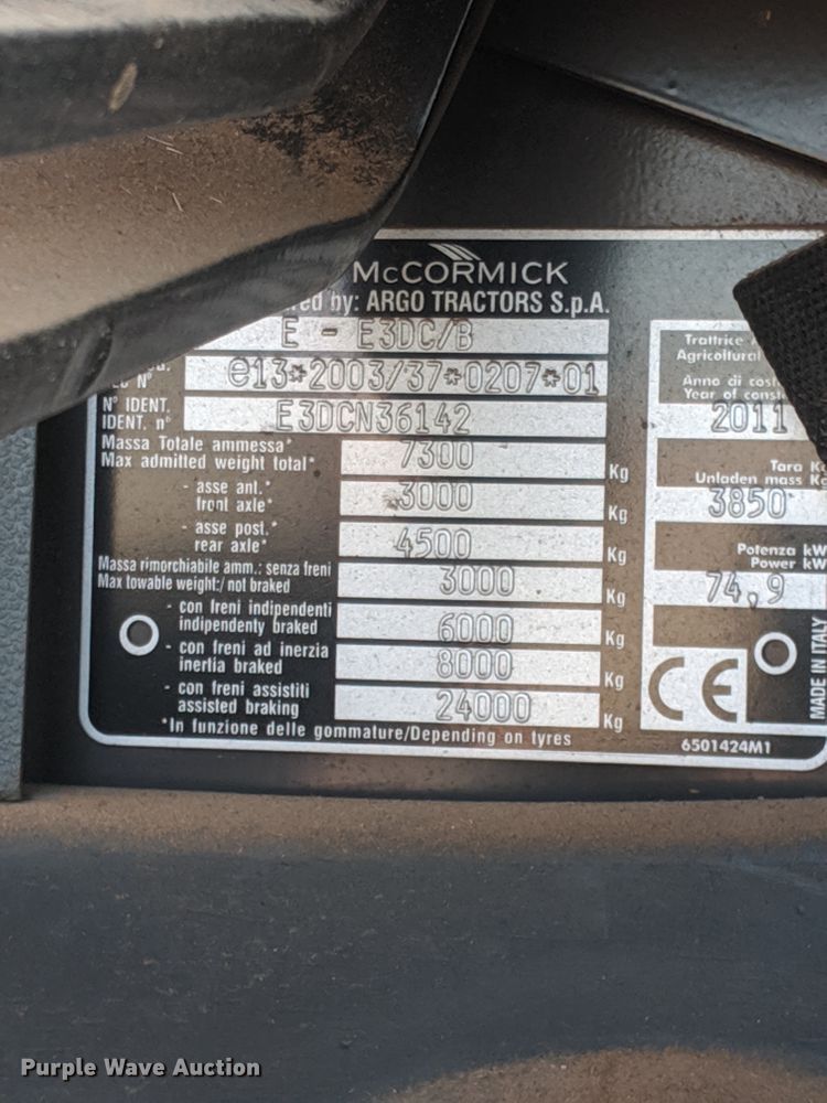 image for item GD9894 2011 McCormick T110 Max MFWD tractor