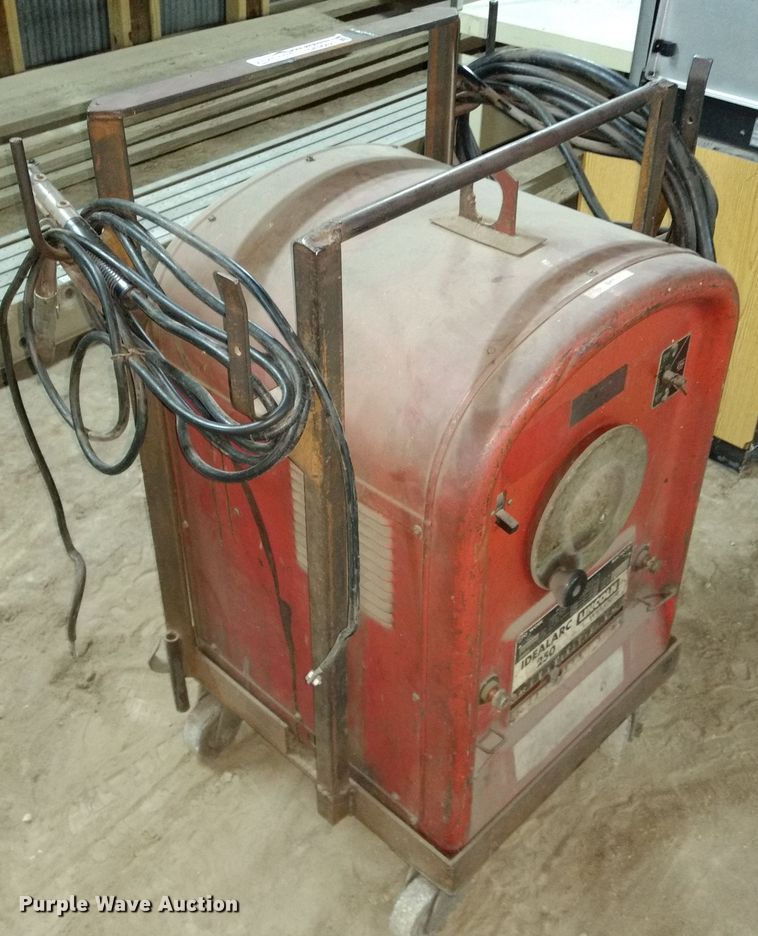 image for item GE9542 Lincoln Idealarc 250 arc welder