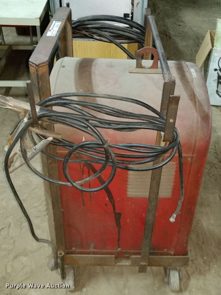 image for item GE9542 Lincoln Idealarc 250 arc welder