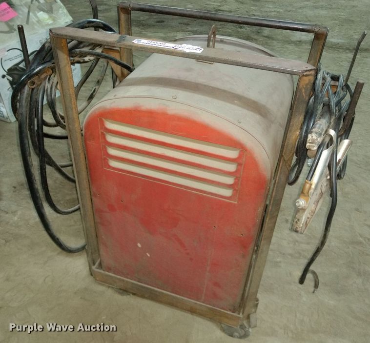 image for item GE9542 Lincoln Idealarc 250 arc welder