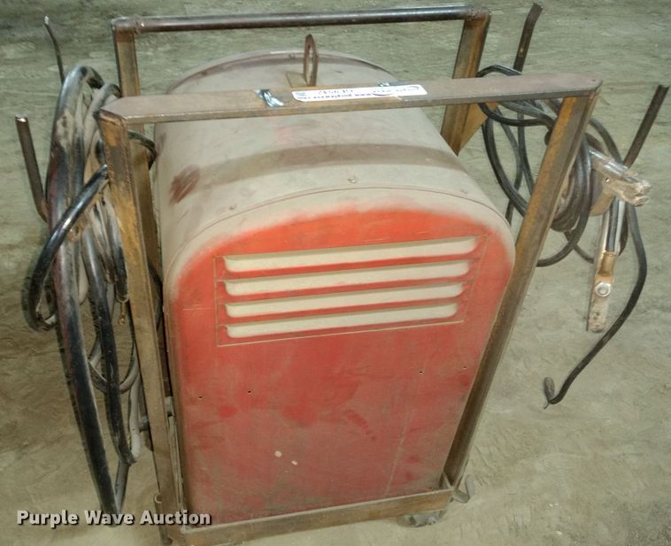 image for item GE9542 Lincoln Idealarc 250 arc welder