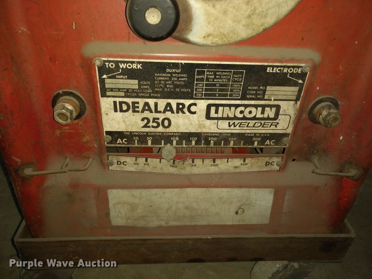 image for item GE9542 Lincoln Idealarc 250 arc welder