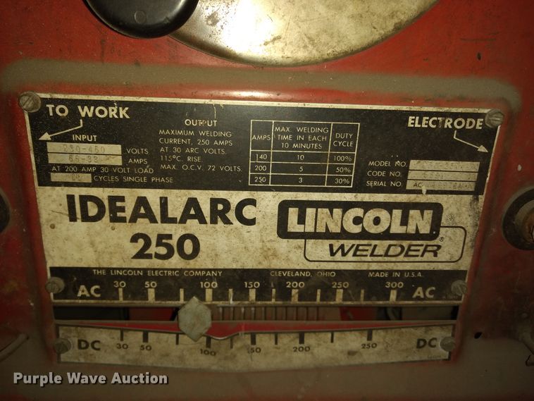image for item GE9542 Lincoln Idealarc 250 arc welder