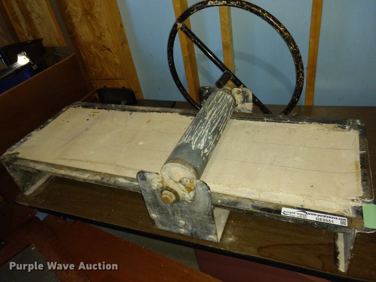 image for item GE9551 Brent slab roller