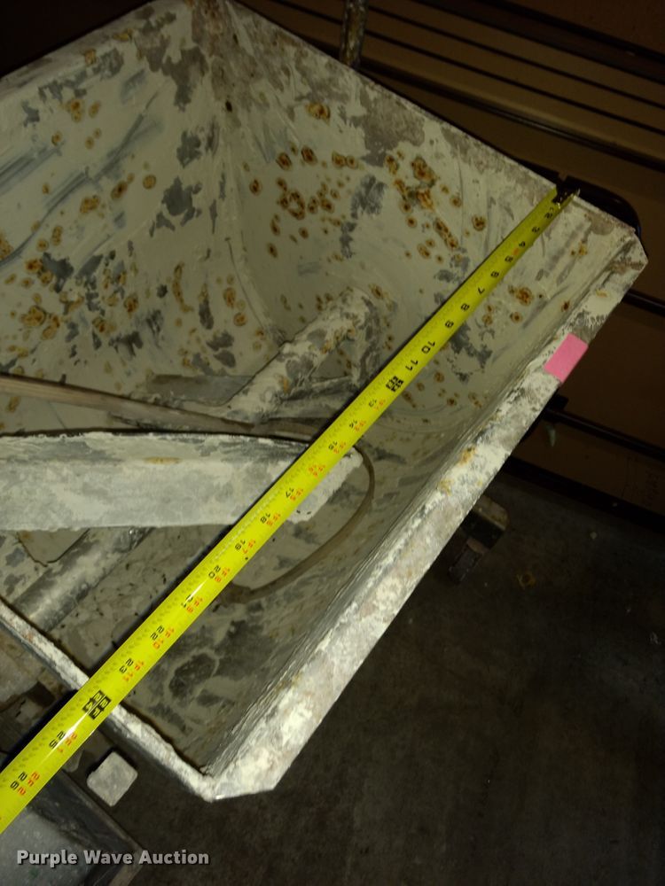 image for item GE9553 Blue Bird clay mixer