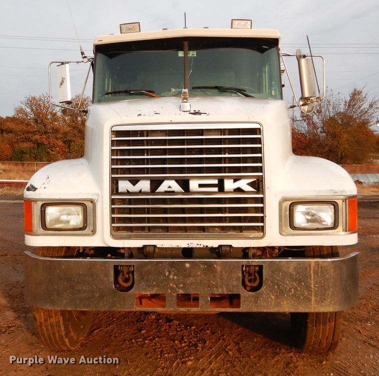 image for item GF9759 1996 Mack CH613 dump truck