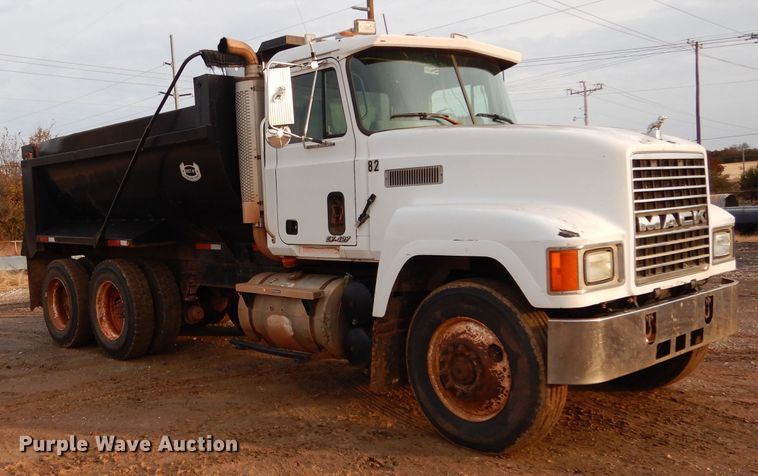 image for item GF9759 1996 Mack CH613 dump truck