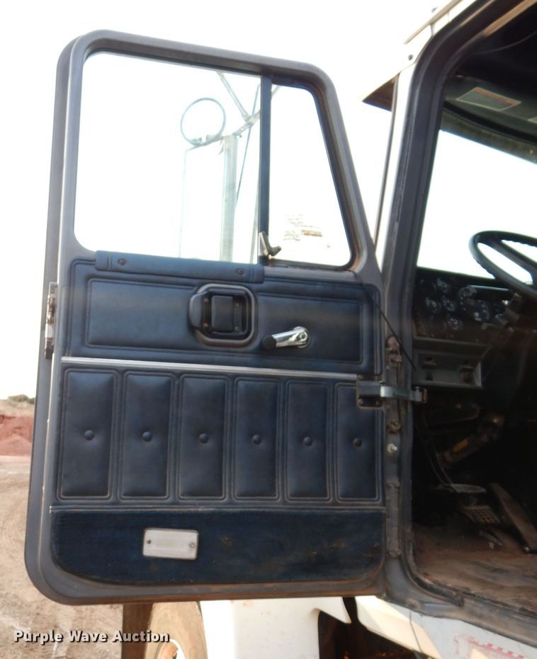 image for item GF9759 1996 Mack CH613 dump truck