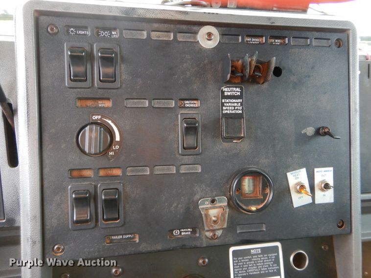 image for item GF9759 1996 Mack CH613 dump truck