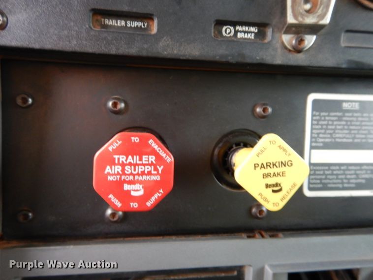 image for item GF9759 1996 Mack CH613 dump truck