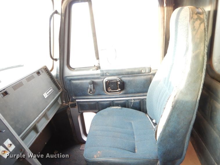 image for item GF9759 1996 Mack CH613 dump truck