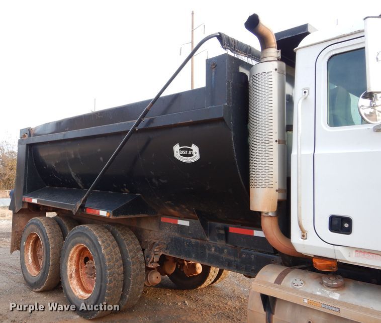 image for item GF9759 1996 Mack CH613 dump truck