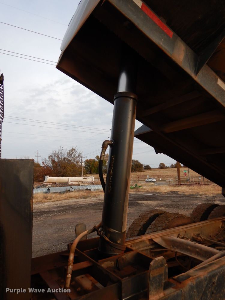 image for item GF9759 1996 Mack CH613 dump truck