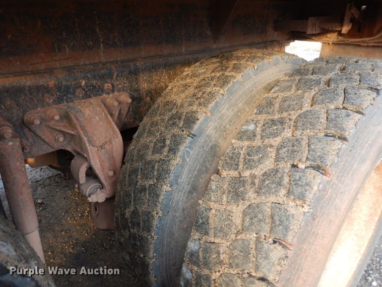 image for item GF9759 1996 Mack CH613 dump truck