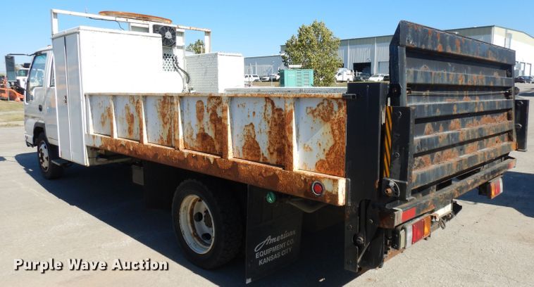 image for item GI9451 2007 GMC W5500HD flatbed truck