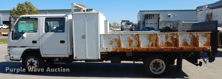 image for item GI9451 2007 GMC W5500HD flatbed truck