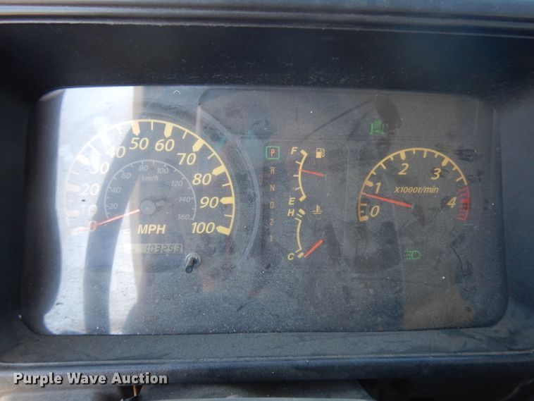 image for item GI9451 2007 GMC W5500HD flatbed truck