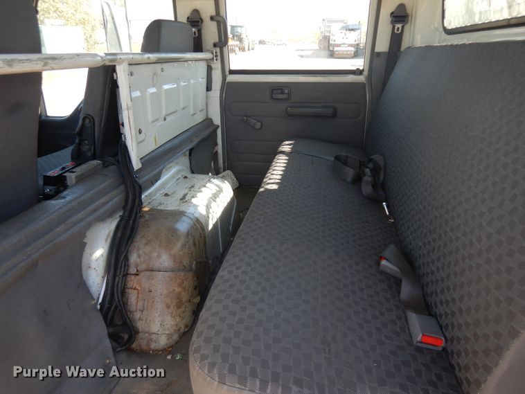 image for item GI9451 2007 GMC W5500HD flatbed truck