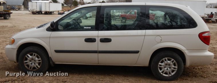 image for item GJ9071 2005 Dodge Grand Caravan van