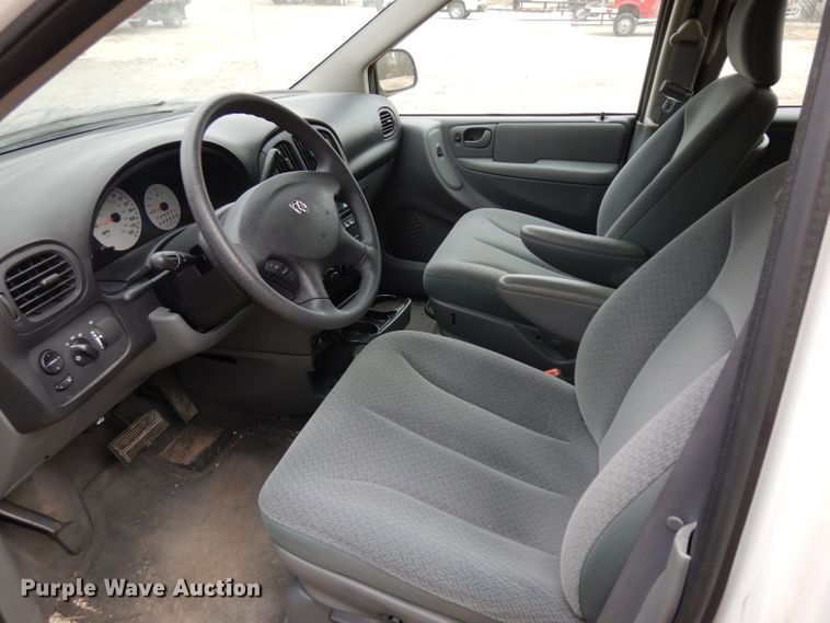 image for item GJ9071 2005 Dodge Grand Caravan van