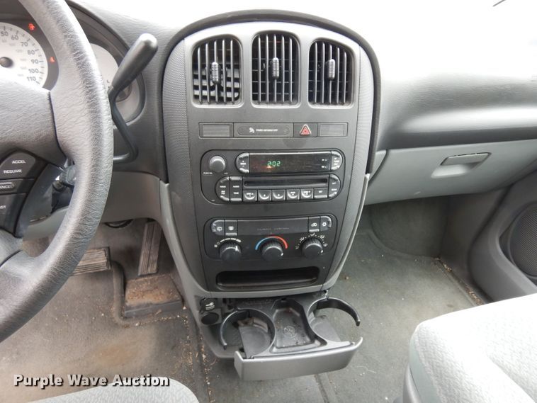 image for item GJ9071 2005 Dodge Grand Caravan van