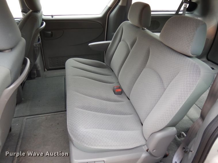 image for item GJ9071 2005 Dodge Grand Caravan van