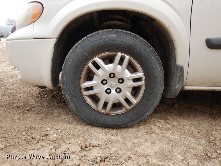 image for item GJ9071 2005 Dodge Grand Caravan van