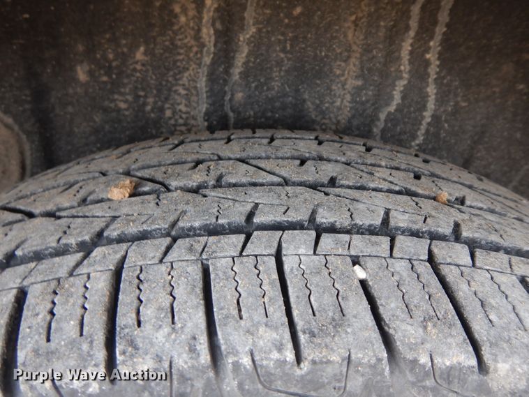 image for item GJ9071 2005 Dodge Grand Caravan van