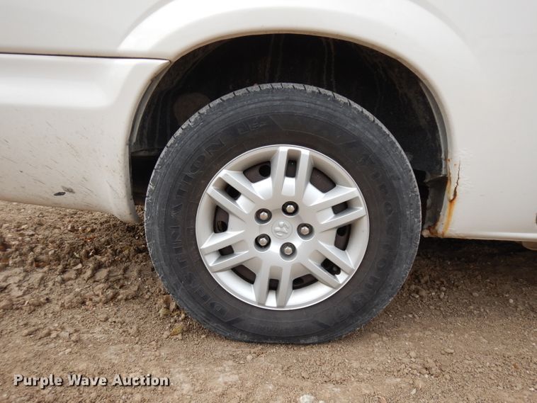 image for item GJ9071 2005 Dodge Grand Caravan van