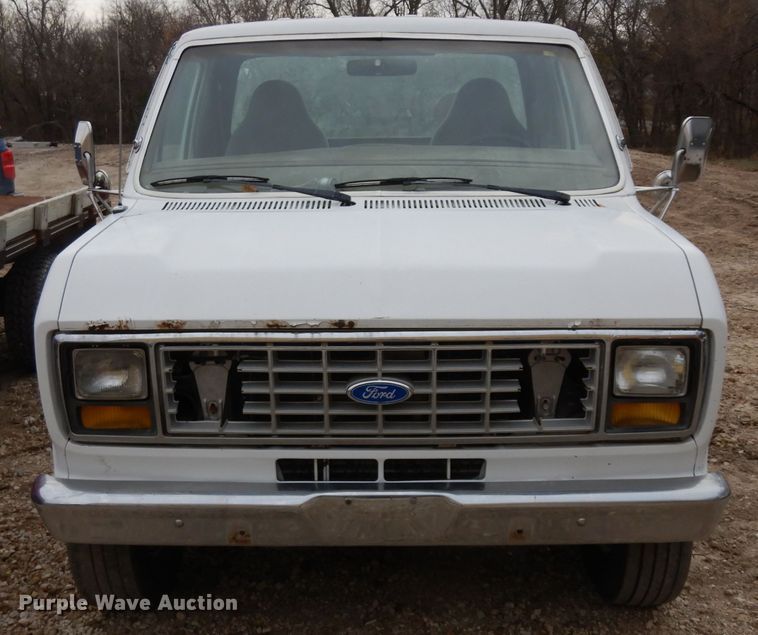 image for item GJ9072 1988 Ford Econoline E350 van cab and chassis