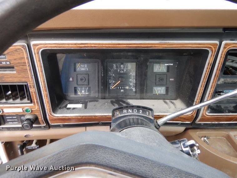 image for item GJ9072 1988 Ford Econoline E350 van cab and chassis