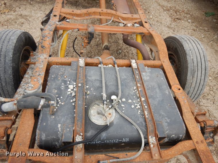 image for item GJ9072 1988 Ford Econoline E350 van cab and chassis