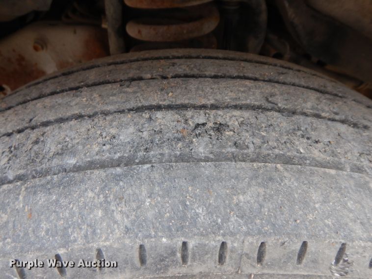 image for item GJ9072 1988 Ford Econoline E350 van cab and chassis