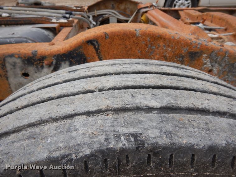 image for item GJ9072 1988 Ford Econoline E350 van cab and chassis