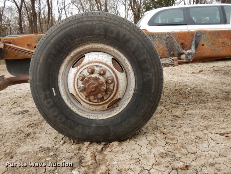 image for item GJ9072 1988 Ford Econoline E350 van cab and chassis