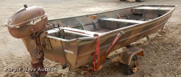 image for item GJ9076 Lowe boat